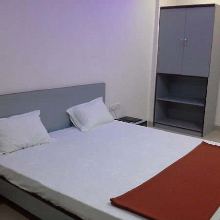Hotel Galaxy Vaibhav à Vasai Extérieur photo