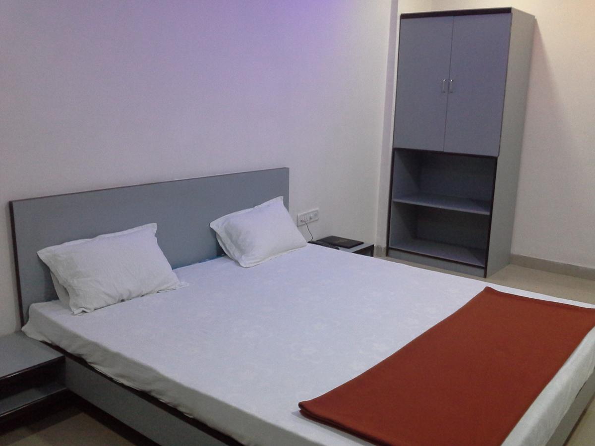 Hotel Galaxy Vaibhav à Vasai Extérieur photo