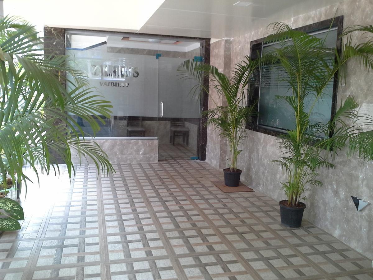 Hotel Galaxy Vaibhav à Vasai Extérieur photo