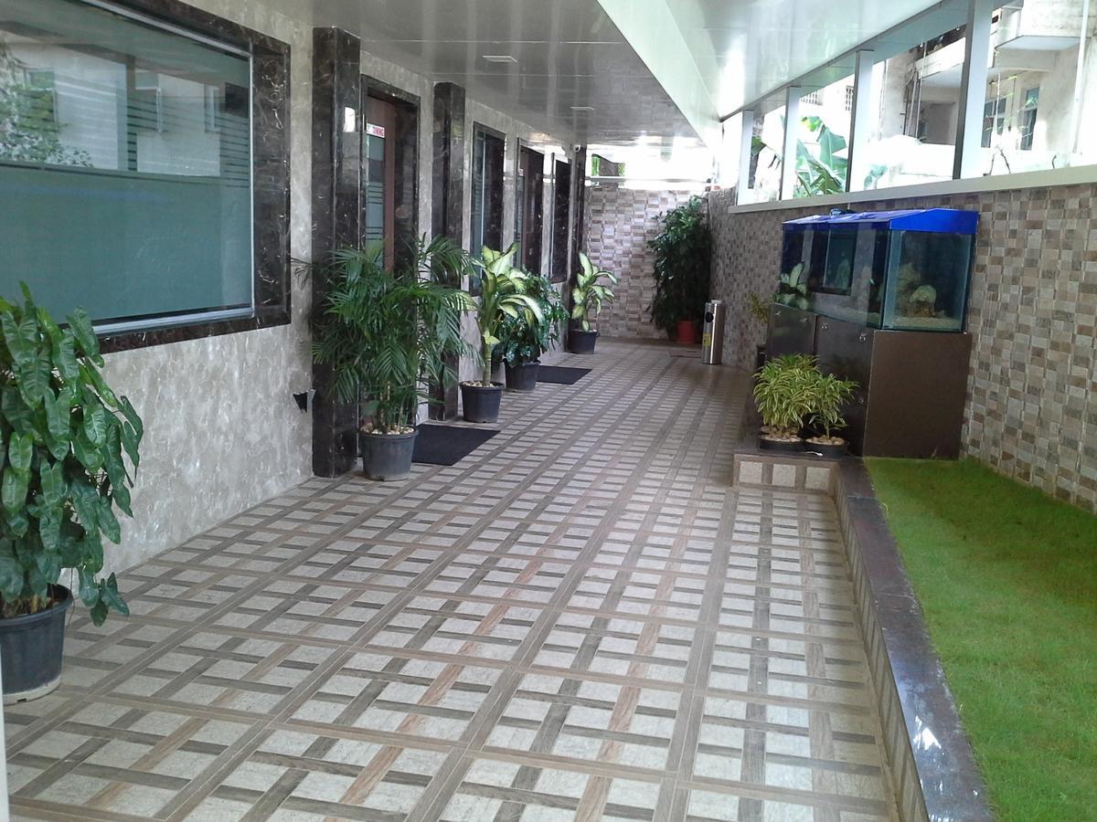 Hotel Galaxy Vaibhav à Vasai Extérieur photo